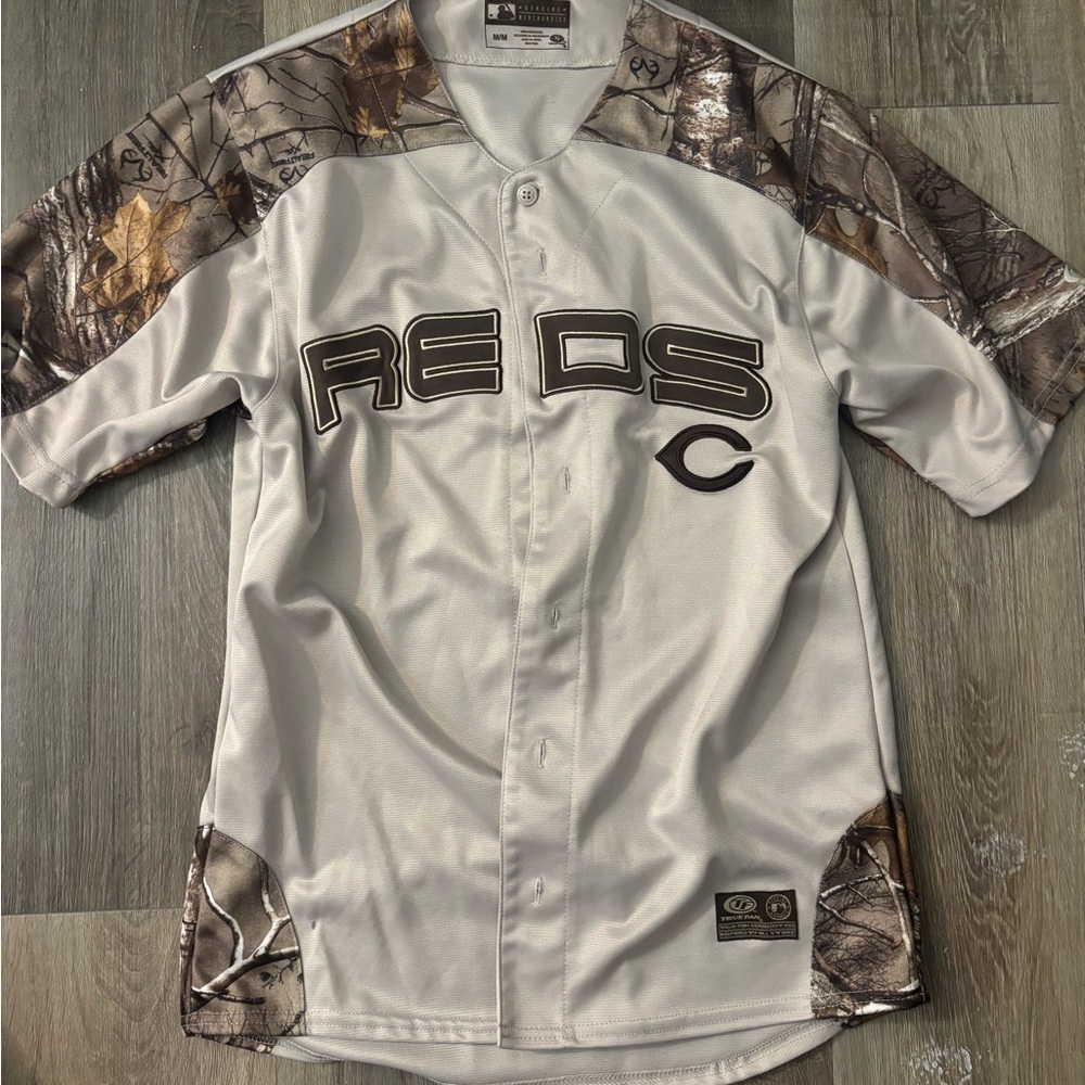 Genuine Merchandise Gray and Camo Men's Jersey
